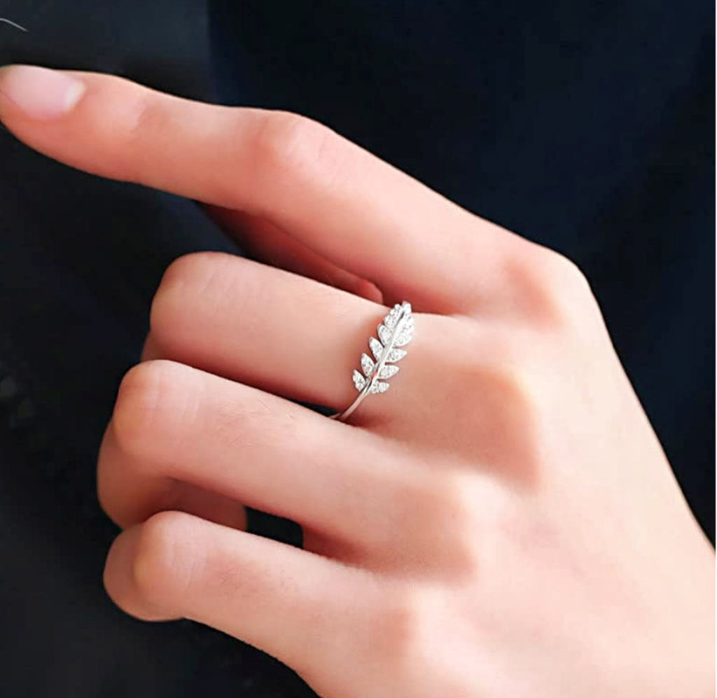 Everlast Delicate Hug Adjustable Silver Rings – Set of 4