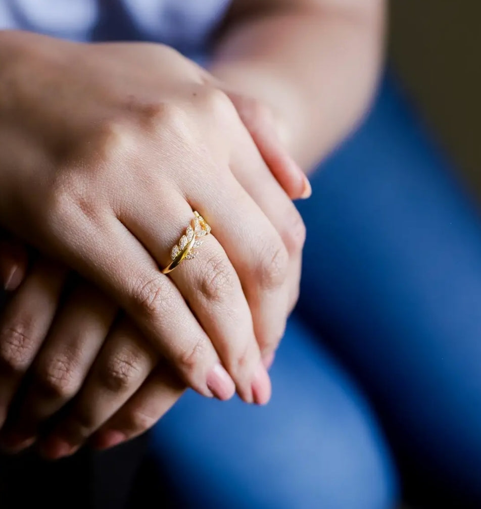 Everlast 925 Sterling Silver Adjustable Zircon Leaf Ring for Women & Girls