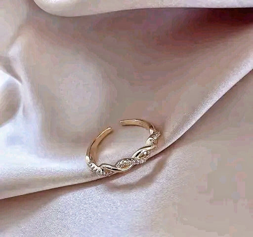 Everlast Golden Twist Adjustable Cubic Zirconia Ring