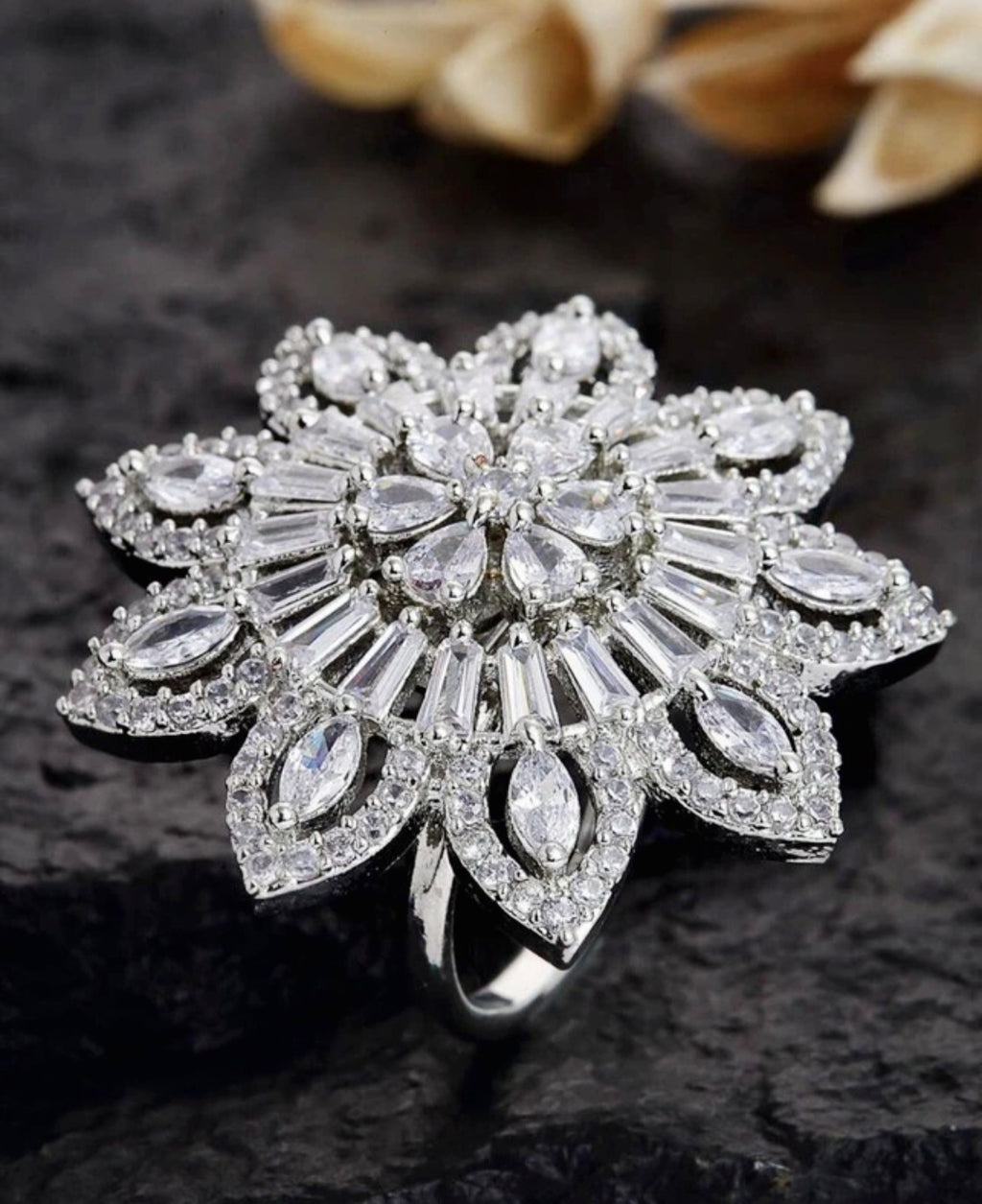 Everlast Moonveil Silver Ring