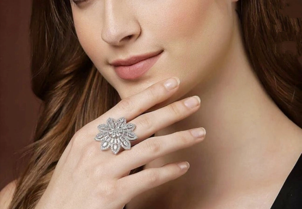 Everlast Moonveil Silver Ring