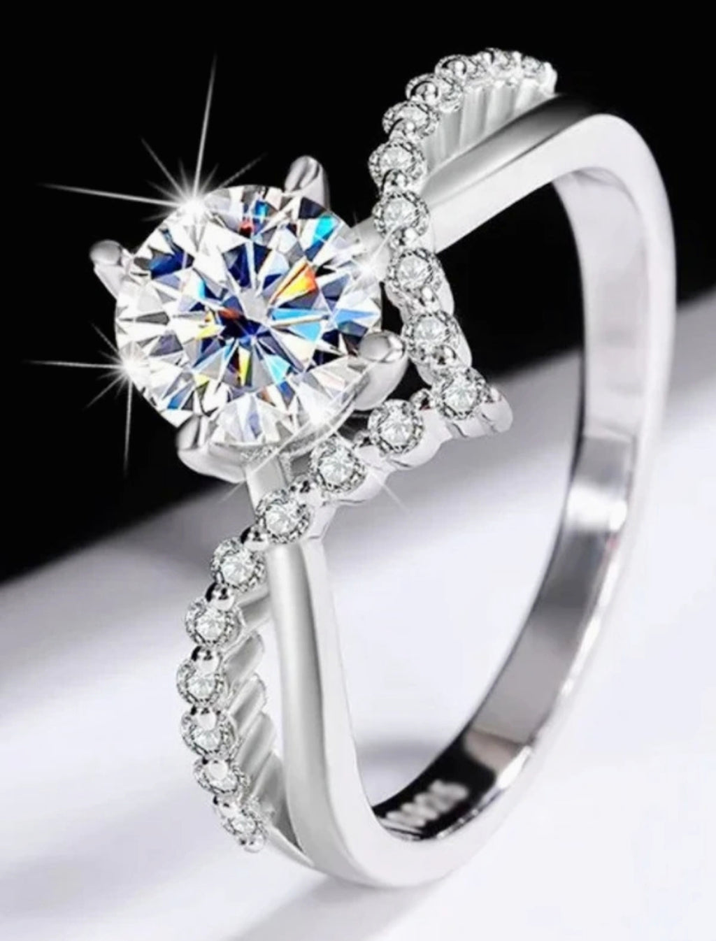 Everlast Lumière Solitaire Ring