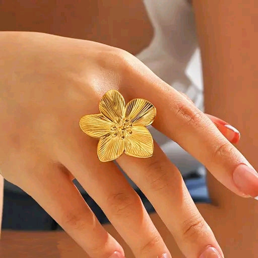 Solar Petal Contemporary Ring