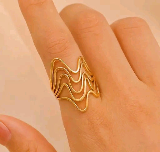 Modern Halo Gold Ring