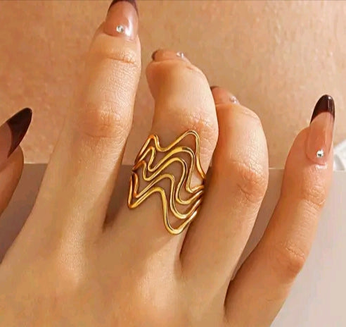 Modern Halo Gold Ring